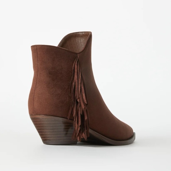 🆕 Pointed Toe Western Tassel Booties in Chocolate Lab Brown Faux Suede - Picture 4 of 10